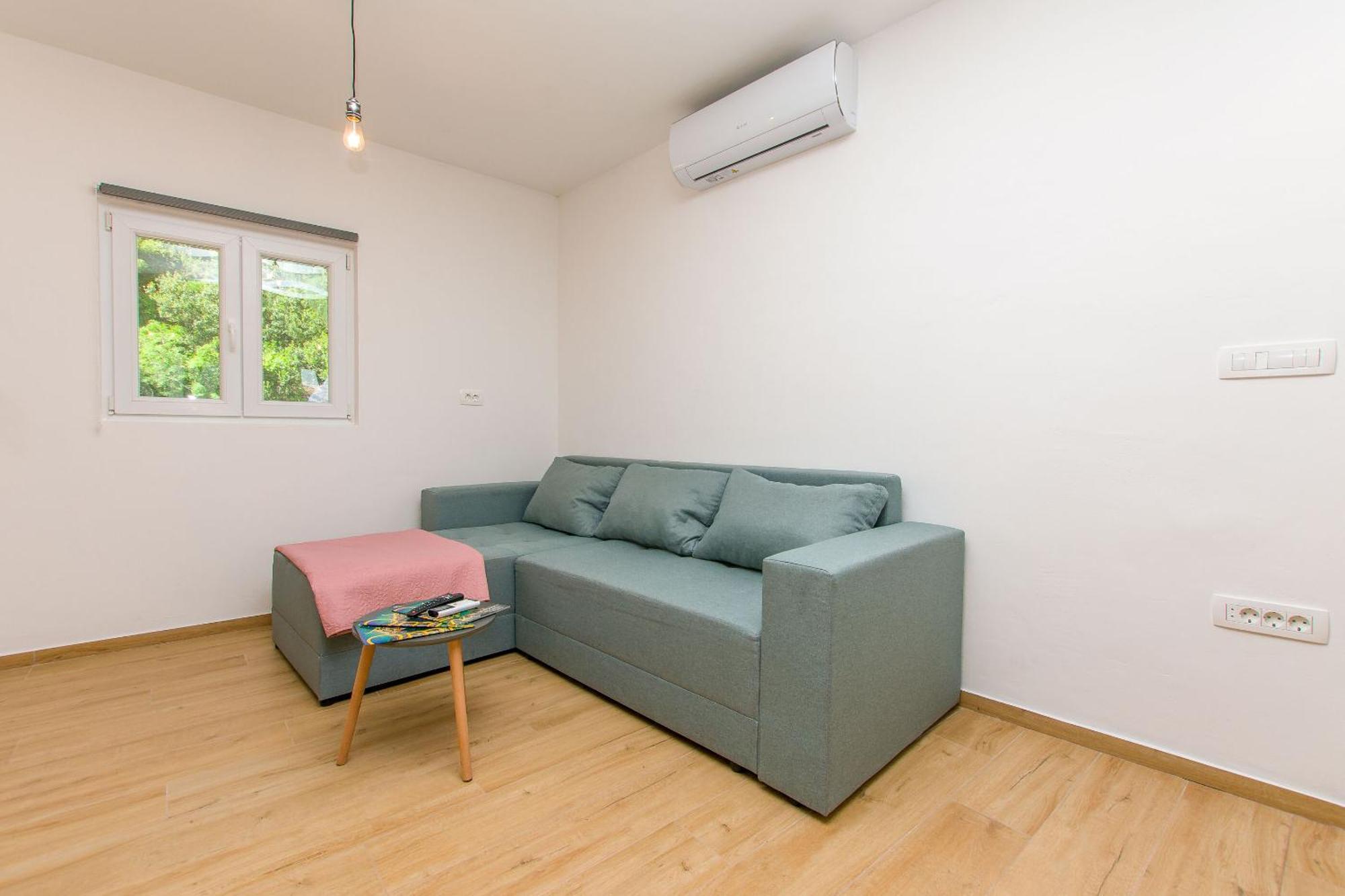 Apartment Petea Omis Ngoại thất bức ảnh