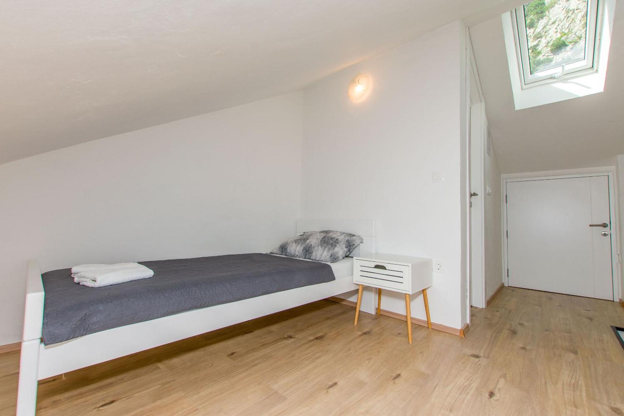 Apartment Petea Omis Ngoại thất bức ảnh