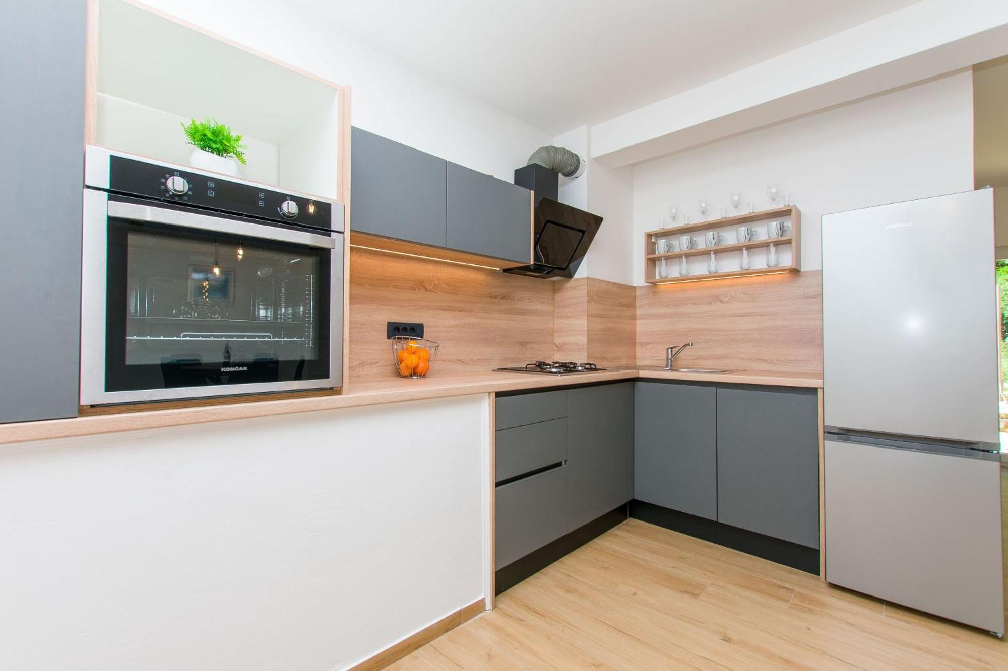 Apartment Petea Omis Ngoại thất bức ảnh