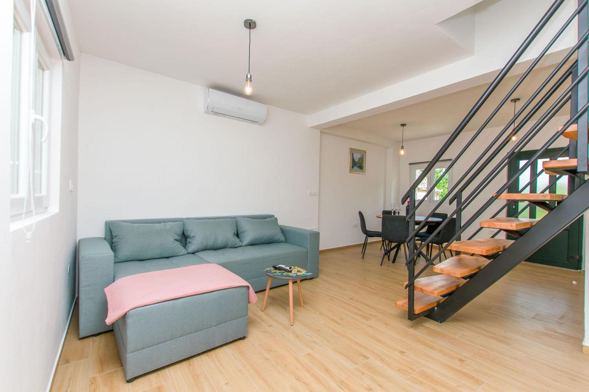 Apartment Petea Omis Ngoại thất bức ảnh