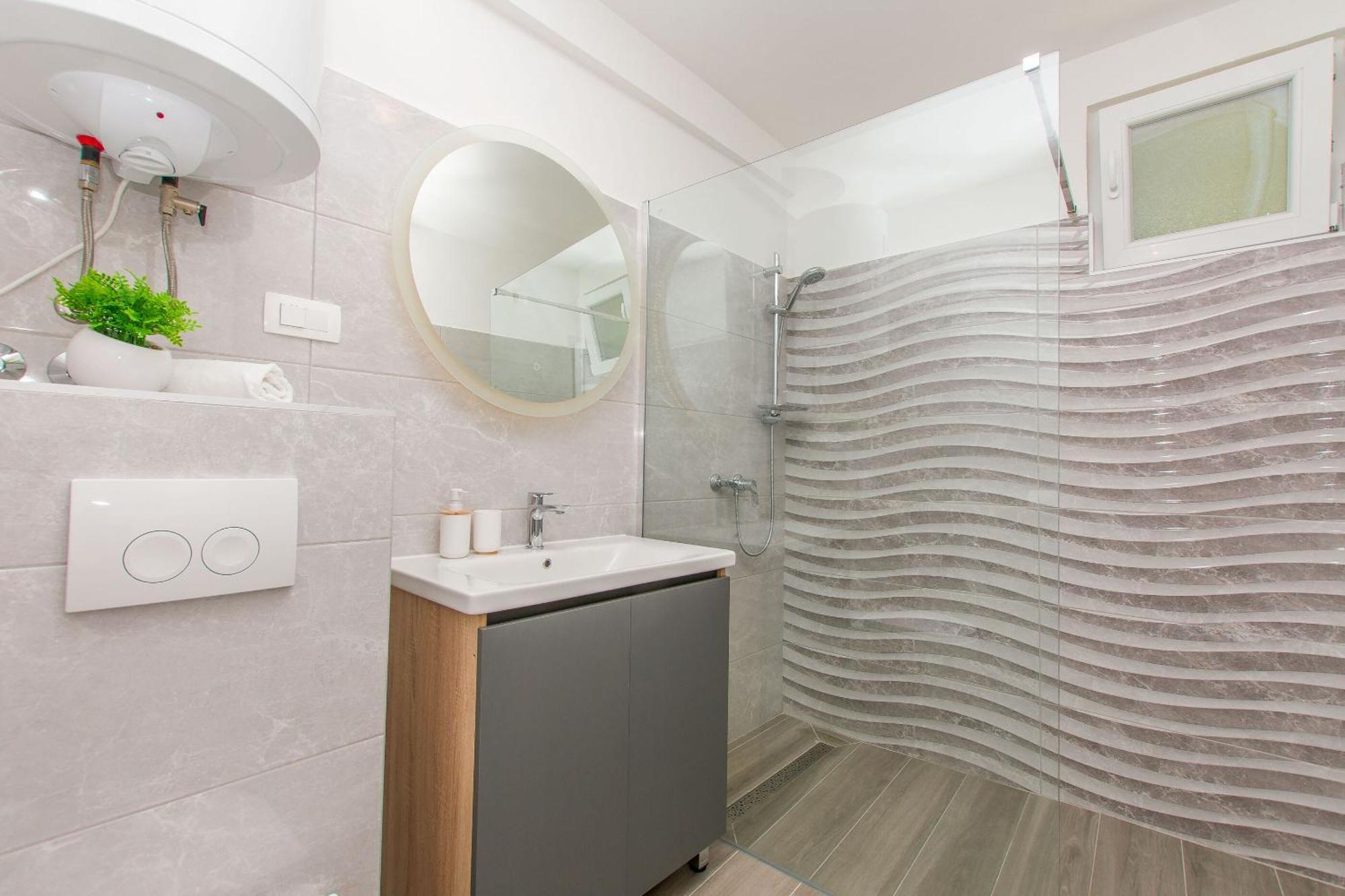 Apartment Petea Omis Ngoại thất bức ảnh