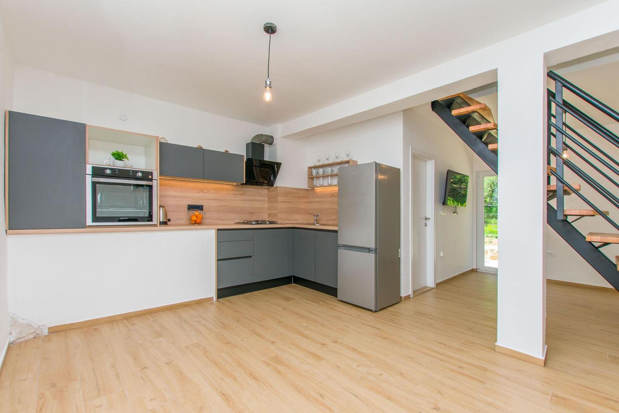 Apartment Petea Omis Ngoại thất bức ảnh