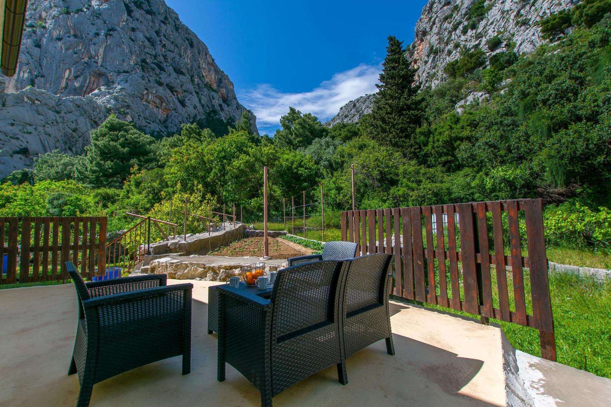 Apartment Petea Omis Ngoại thất bức ảnh
