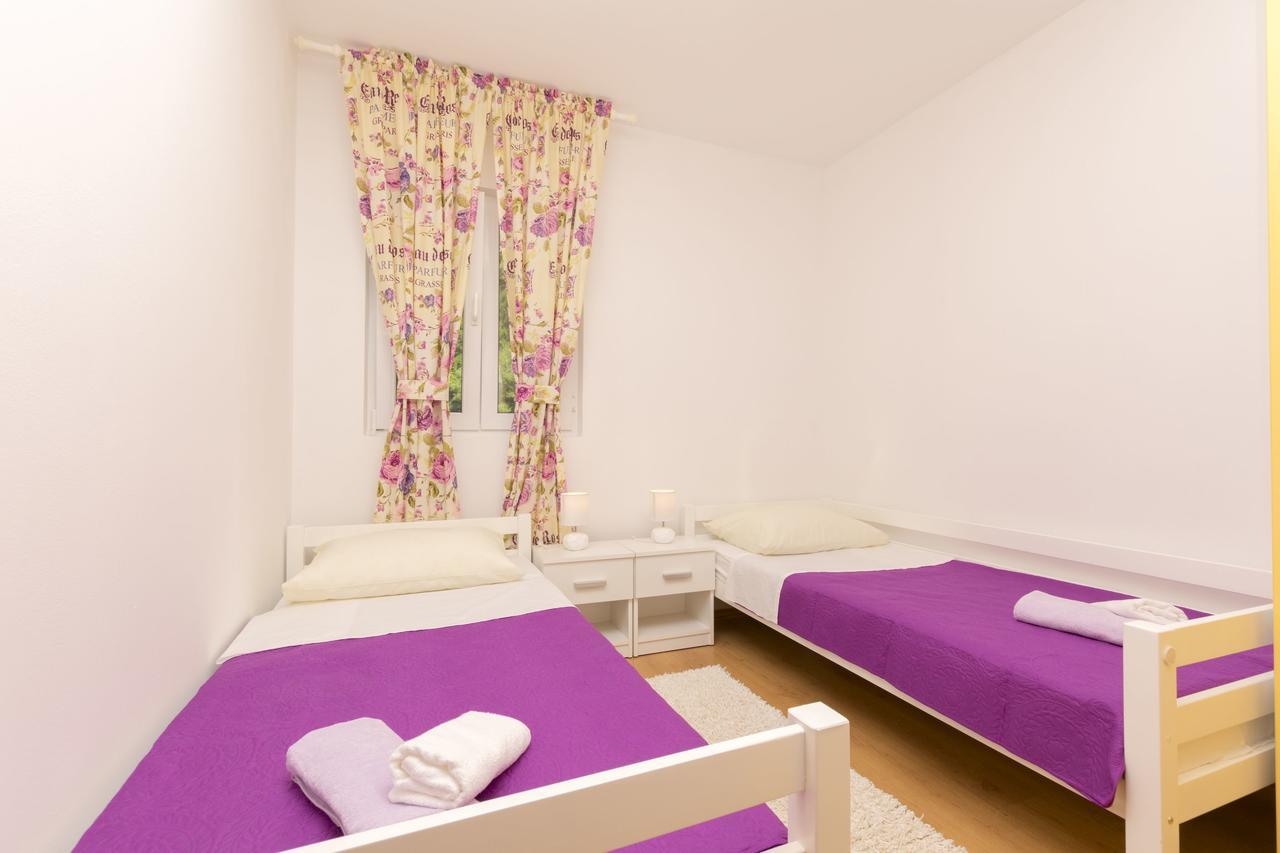 Apartment Petea Omis Phòng bức ảnh
