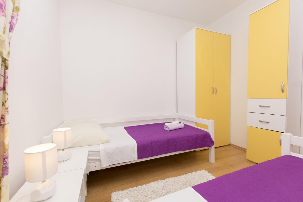 Apartment Petea Omis Phòng bức ảnh