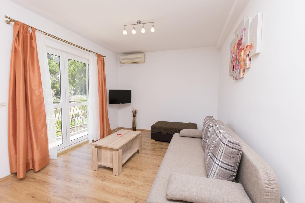 Apartment Petea Omis Phòng bức ảnh