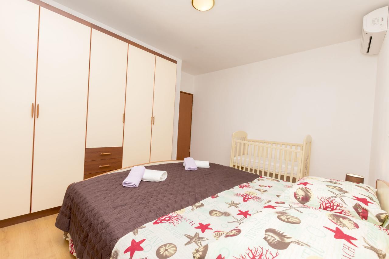 Apartment Petea Omis Ngoại thất bức ảnh
