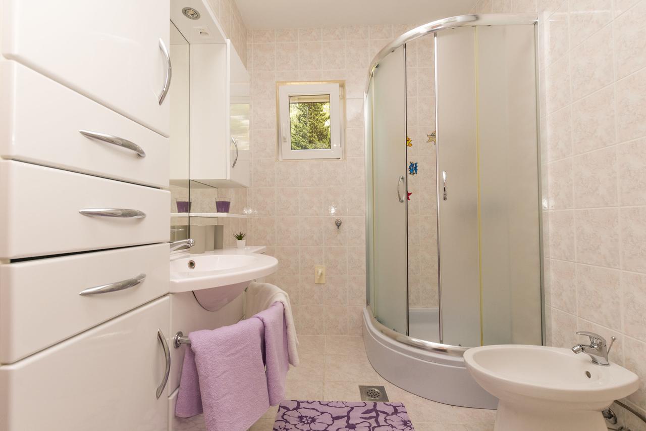 Apartment Petea Omis Ngoại thất bức ảnh