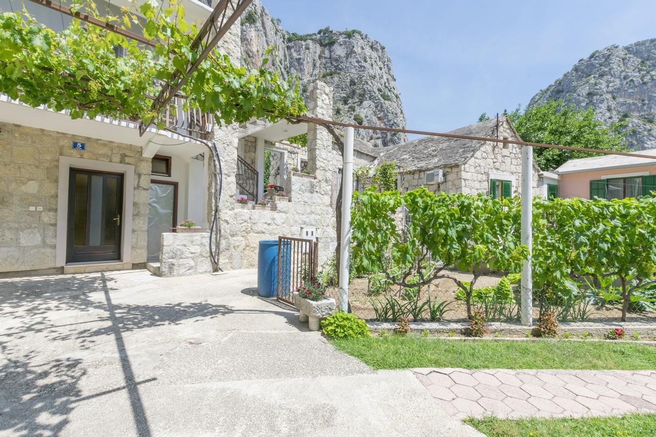 Apartment Petea Omis Ngoại thất bức ảnh