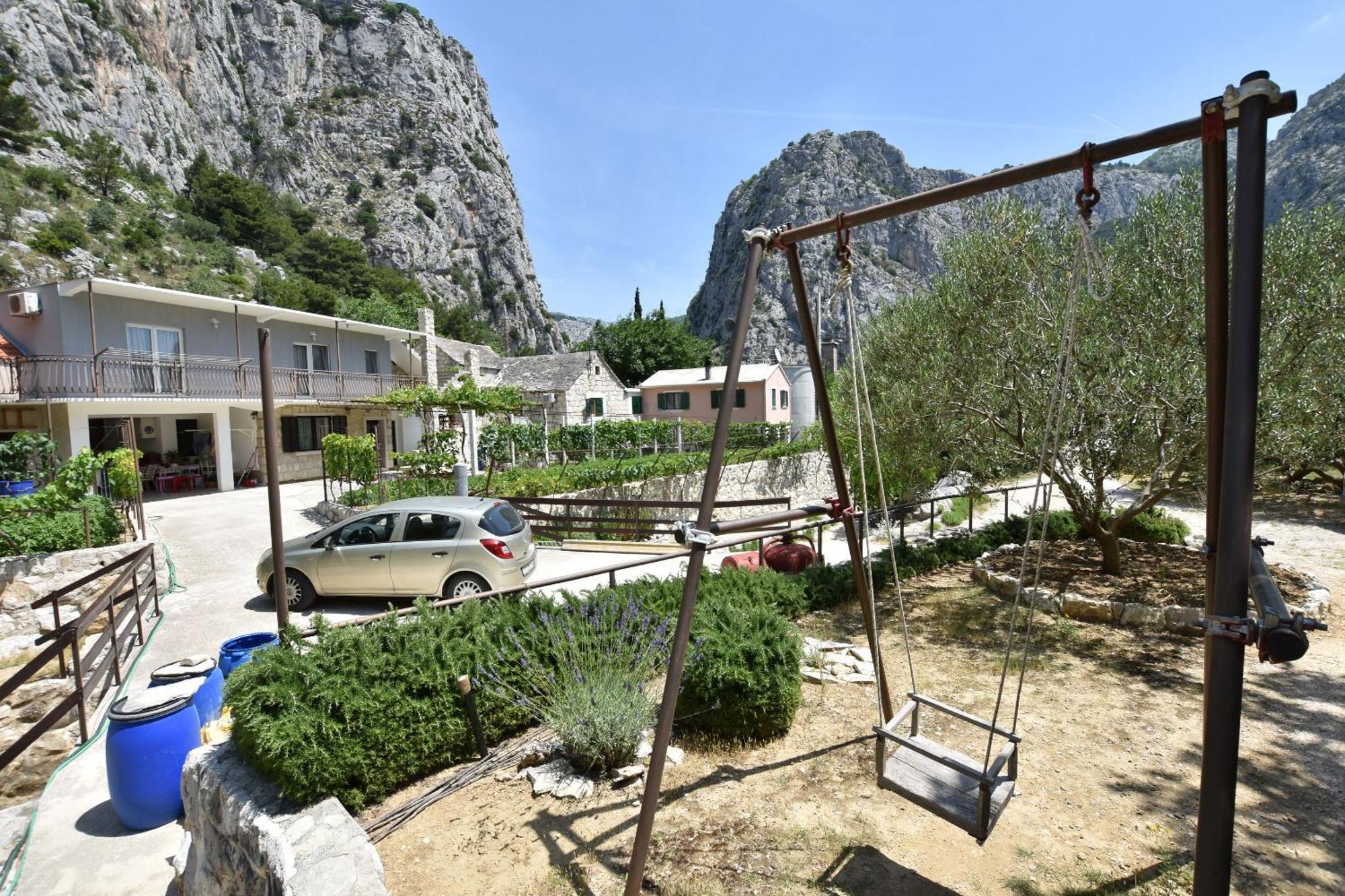 Apartment Petea Omis Ngoại thất bức ảnh