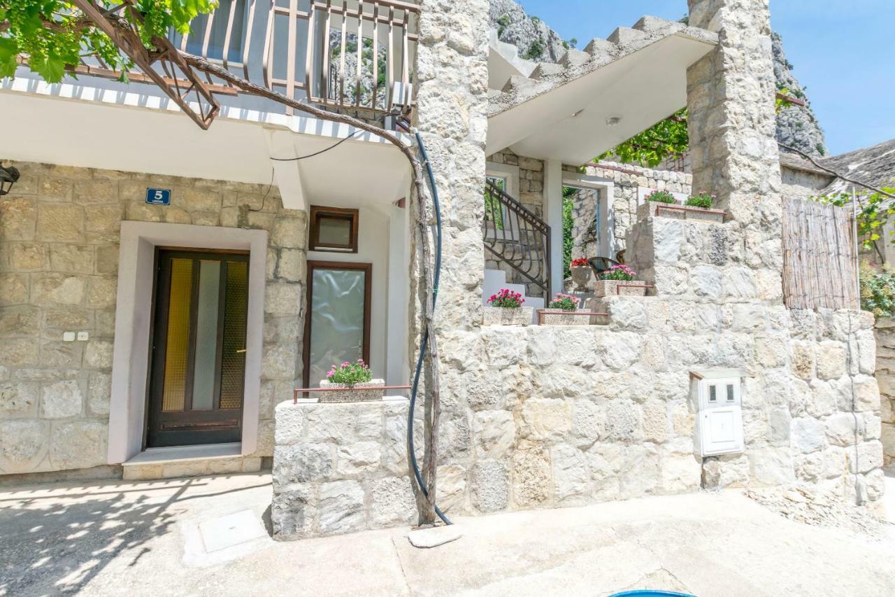 Apartment Petea Omis Ngoại thất bức ảnh